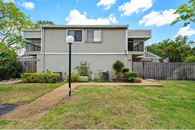 620 Commodore Drive, Plantation, FL 33325 - Photo 2