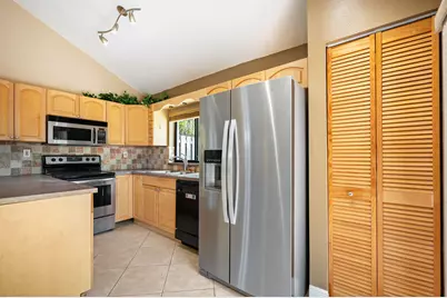 620 Commodore Drive, Plantation, FL 33325 - Photo 10