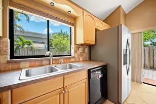 620 Commodore Dr, Plantation, FL 33325 - Photo 14