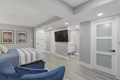 6039 Collins Avenue #609, Miami Beach, FL 33140 - Photo 12