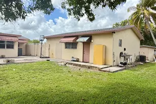 6971 SW 1st Ct, Pembroke Pines, FL 33023 - Photo 16