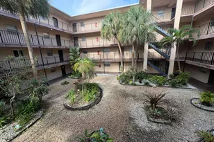 2850 Somerset Dr, Lauderdale Lakes, FL 33311 - Photo 44