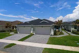 1920 SE Crosswood Wy, Port Saint Lucie, FL 34984 - Photo 2