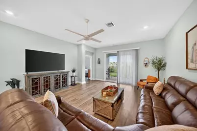 1920 SE Crosswood Way, Port Saint Lucie, FL 34984 - Photo 8