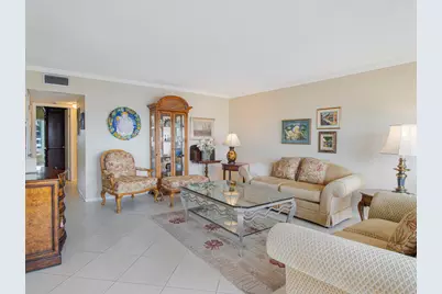 305 Wellington D, West Palm Beach, FL 33417 - Photo 2