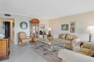 305 Wellington D, West Palm Beach, FL 33417 - Photo 2