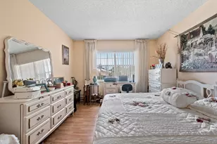 1520 McKinley St, Hollywood, FL 33020 - Photo 8