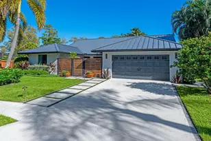 744 Windflower Ct, Wellington, FL 33414 - Photo 2