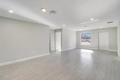 548 SW 5th Street, Belle Glade, FL 33430 - Photo 4