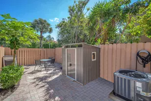 450 SE 7th St, Dania Beach, FL 33004 - Photo 20