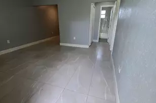 1015 SW 8th St, Homestead, FL 33130 - Photo 2