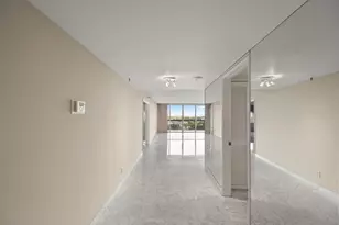2480 Presidential Way, West Palm Beach, FL 33401 - Photo 8