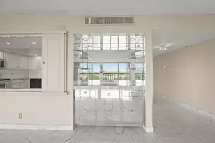 2480 Presidential Way, West Palm Beach, FL 33401 - Photo 10