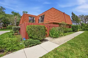 1485 Augusta Cir, Delray Beach, FL 33445 - Photo 2