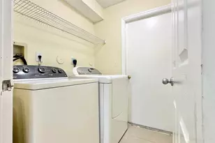 2572 NW 79th Ave, Margate, FL 33063 - Photo 20