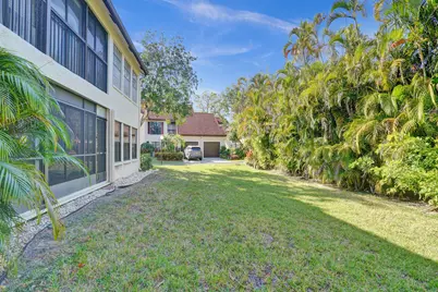 3068 Lucerne Park Drive, Greenacres, FL 33467 - Photo 32