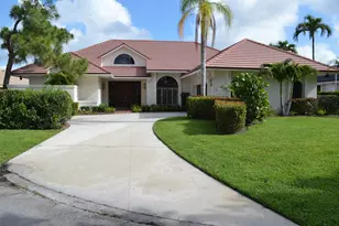 4 Lochwick Rd, Palm Beach Gardens, FL 33418 - Photo 1