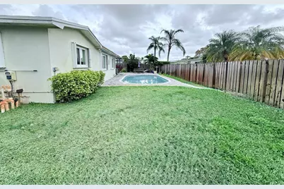 10900 NW 18th Place, Pembroke Pines, FL 33026 - Photo 10