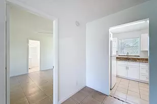 235 Lake Dora Dr, West Palm Beach, FL 33411 - Photo 8