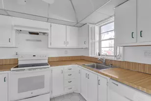 5860 NW 44th St, Lauderhill, FL 33319 - Photo 2