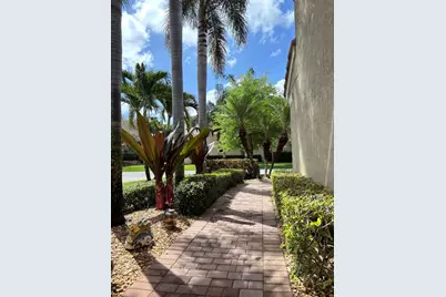 8219 Calabria Lakes Drive, Boynton Beach, FL 33473 - Photo 4