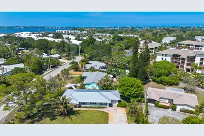 381 SE Edgewood Drive, Stuart, FL 34996 - Photo 4