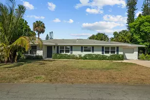 381 SE Edgewood Dr, Stuart, FL 34996 - Photo 1