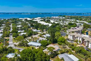 381 SE Edgewood Dr, Stuart, FL 34996 - Photo 22