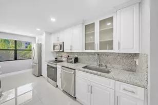 2704 NW 104th Ave, Sunrise, FL 33322 - Photo 8