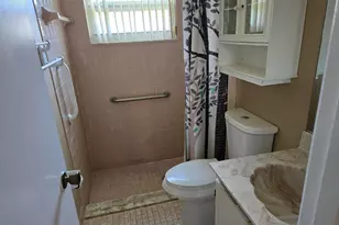 10125 NW 71st St, Tamarac, FL 33321 - Photo 8