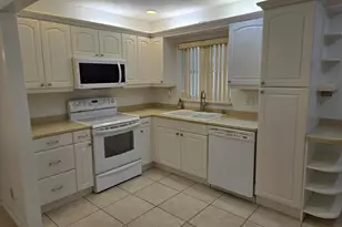 10125 NW 71st St, Tamarac, FL 33321 - Photo 2