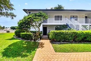 10 Southport Ln, Boynton Beach, FL 33436 - Photo 2