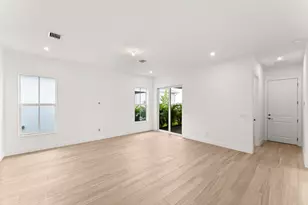 901 SW Newfield Ave, Palm City, FL 34990 - Photo 4