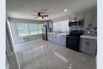 189 SE 27th Place #C, Boynton Beach, FL 33435 - Photo 2