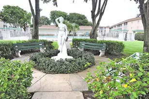 300 Village Green Cir S, Palm Springs, FL 33461 - Photo 20