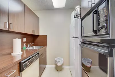 7578 Regency Lake Drive #501, Boca Raton, FL 33433 - Photo 32