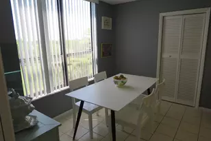 7578 Regency Lake Dr, Boca Raton, FL 33433 - Photo 10