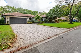 9077 NW 49th Pl, Coral Springs, FL 33067 - Photo 4