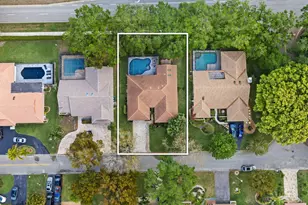 9077 NW 49th Pl, Coral Springs, FL 33067 - Photo 2