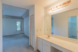 1027 Mangrove Ln, Vero Beach, FL 32963 - Photo 4