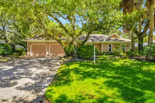 1027 Mangrove Ln, Vero Beach, FL 32963 - Photo 1
