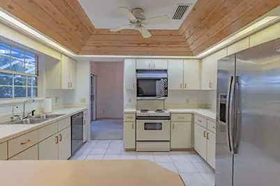 1027 Mangrove Lane, Vero Beach, FL 32963 - Photo 12