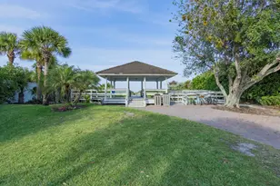 1027 Mangrove Ln, Vero Beach, FL 32963 - Photo 10