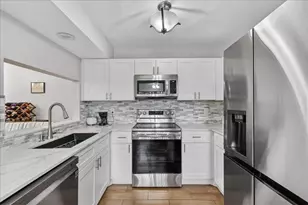 7633 Tahiti Ln, Lake Worth, FL 33467 - Photo 8