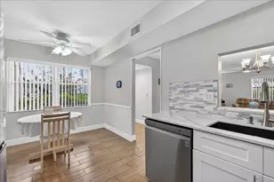 7633 Tahiti Ln, Lake Worth, FL 33467 - Photo 12