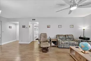 7633 Tahiti Ln, Lake Worth, FL 33467 - Photo 4