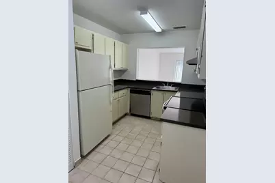 417 E Palm Cir Circle E #417, Pembroke Pines, FL 33025 - Photo 12