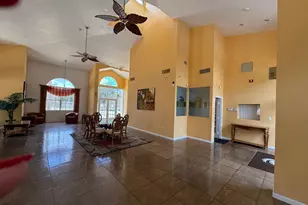 417 E Palm Cir Circle E, Pembroke Pines, FL 33025 - Photo 2