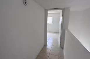 417 E Palm Cir Circle E, Pembroke Pines, FL 33025 - Photo 10