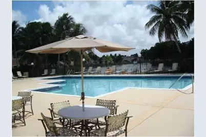 417 E Palm Cir Circle E #417, Pembroke Pines, FL 33025 - Photo 4